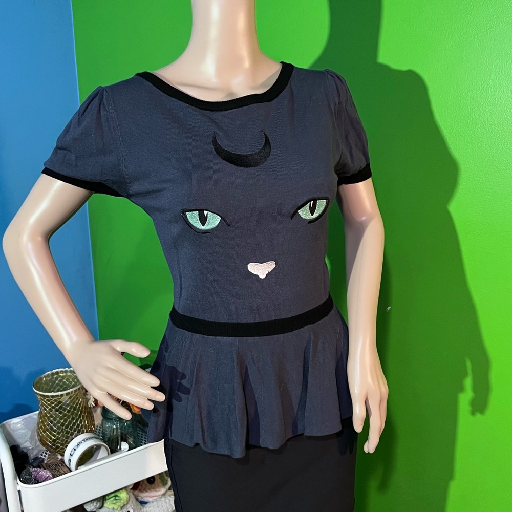 NWT & NWOT $65 ModCloth X Collectif | Smize | Cat Peplum Top | Puff Shoulder